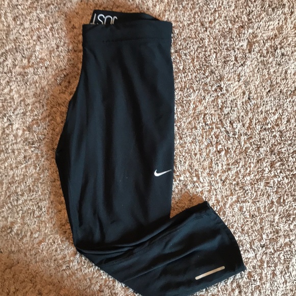 Nike Pants - Nike calf length leggings